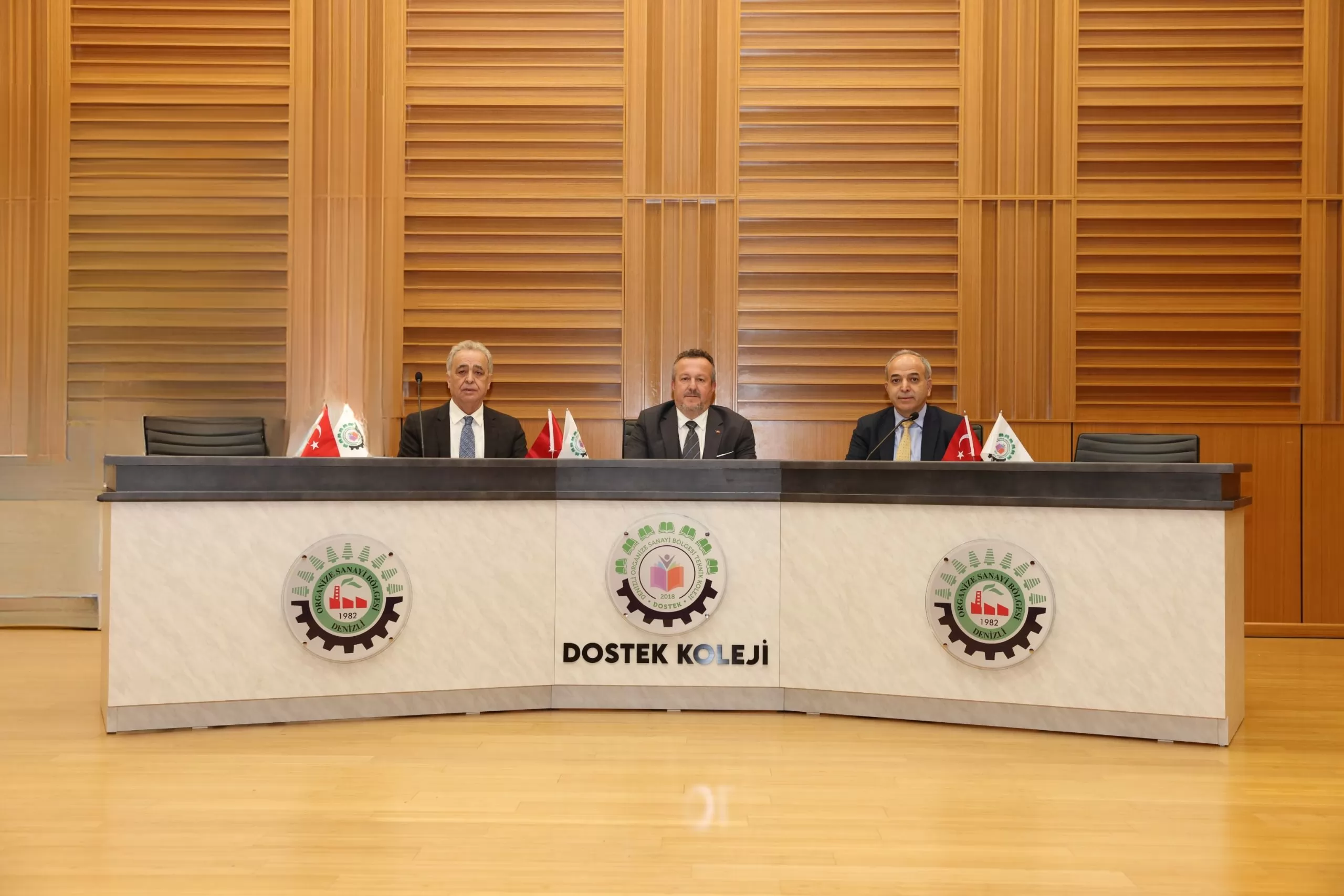 DENİZLİ OSB YÖNETİMİNDEN DOSTEK KOLEJİ’NE “GÜVENLİ EĞİTİM” ZİYARETİ